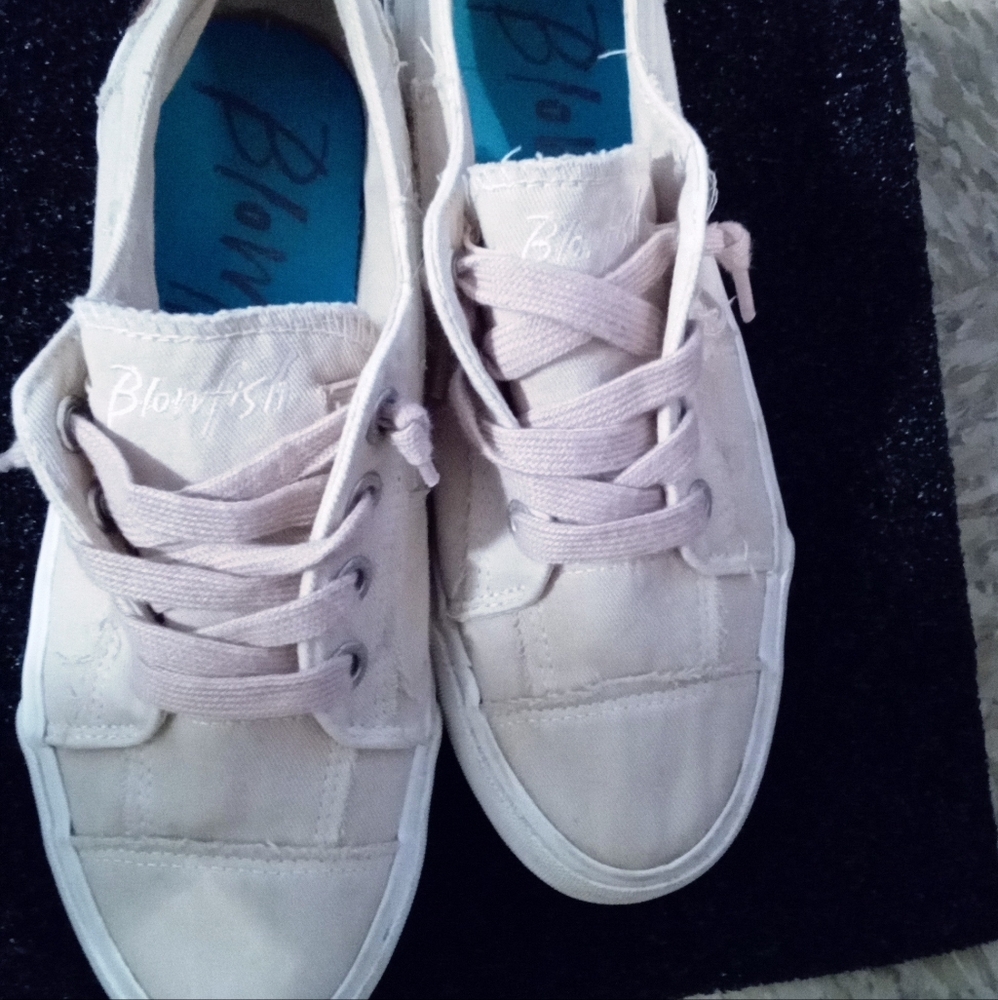 Blowfish Malibu Blush Pink Distressed Canvas Laced Sneakers - Picture 7 of 7